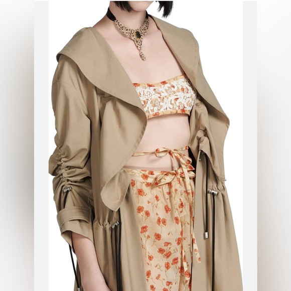 Christian Dior 2023 Trench Coat With Ruffles Beige Cotton Gabardine  Size 2 - Picture 11 of 16